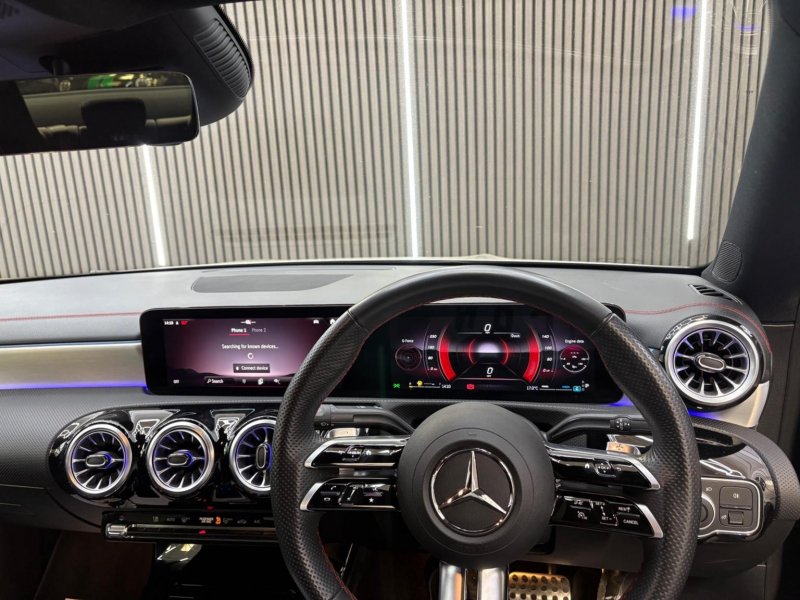MERCEDES-BENZ CLA