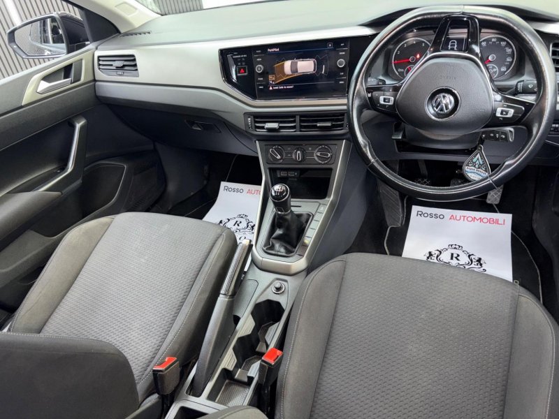 VOLKSWAGEN POLO