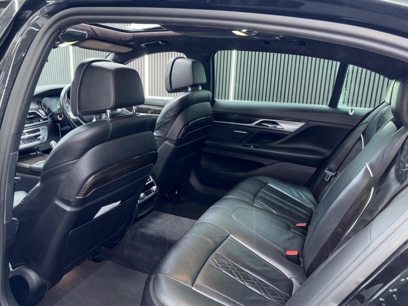 BMW 7 SERIES