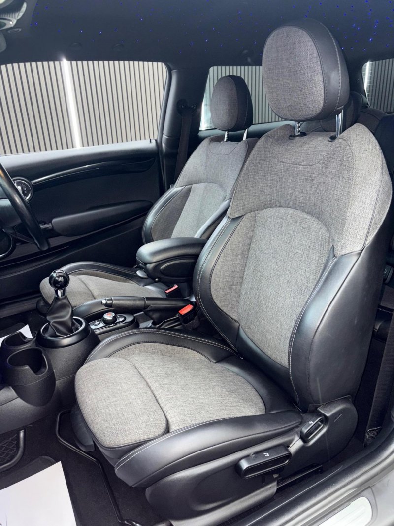 MINI HATCH