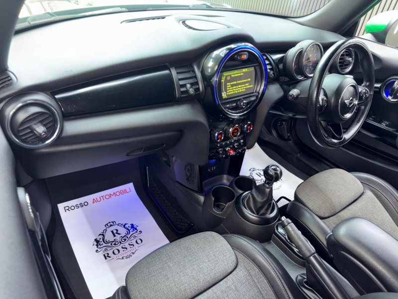 MINI HATCH