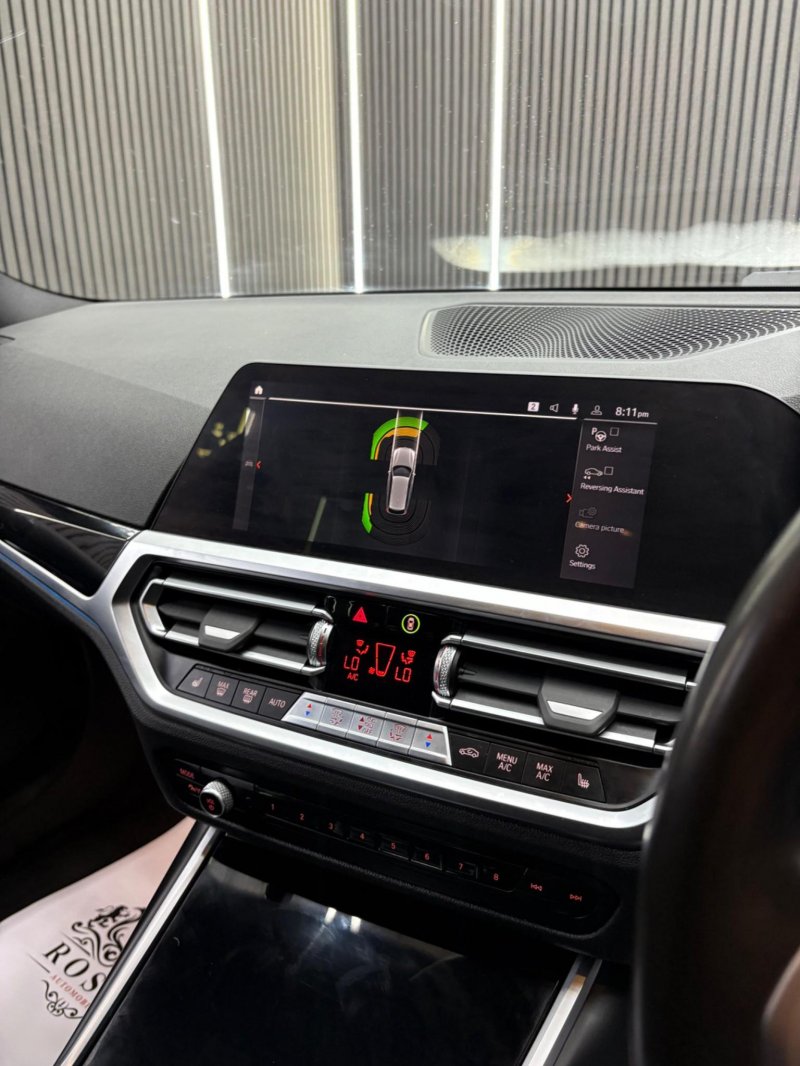 BMW 3 SERIES