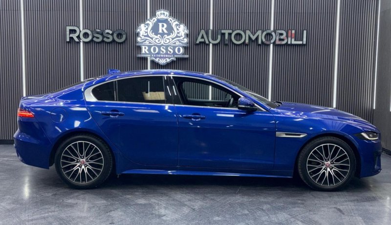 JAGUAR XE