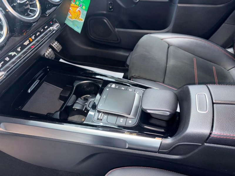 MERCEDES-BENZ GLB CLASS