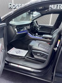 AUDI RSQ8