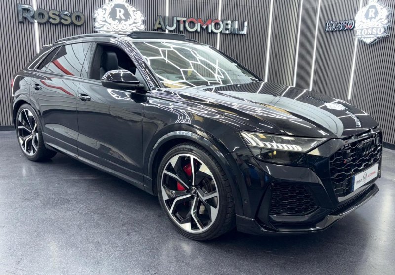 AUDI RSQ8