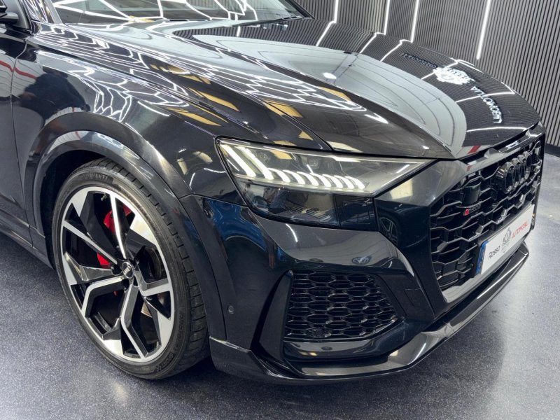 AUDI RSQ8