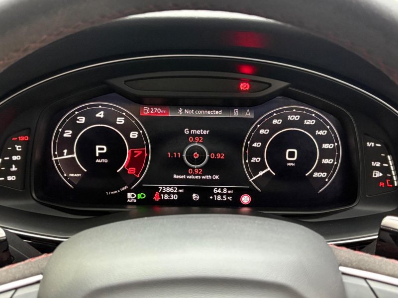 AUDI RSQ8
