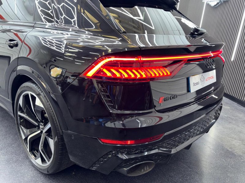 AUDI RSQ8
