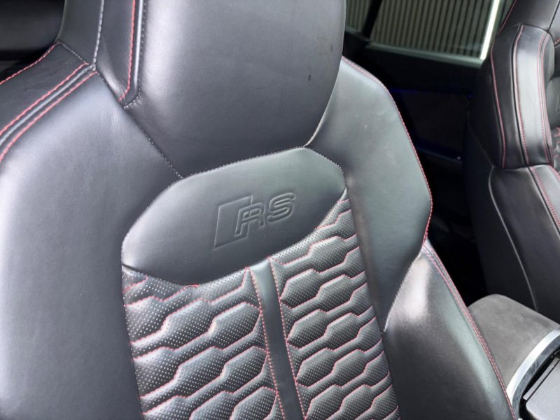 AUDI RSQ8