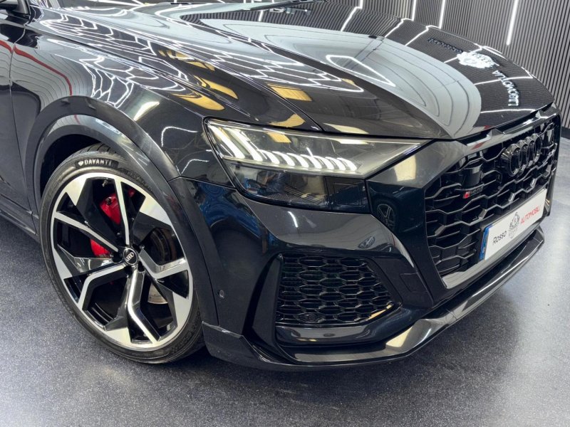 AUDI RSQ8