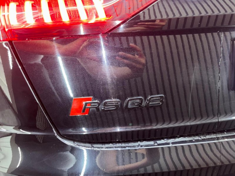 AUDI RSQ8
