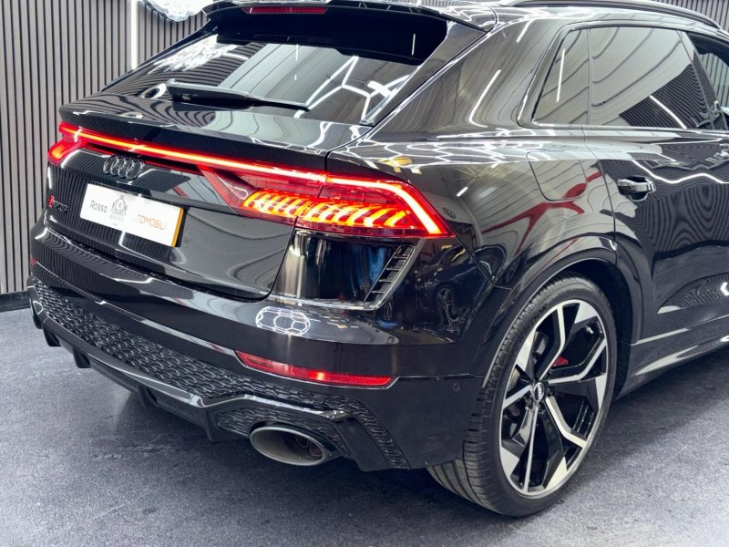 AUDI RSQ8