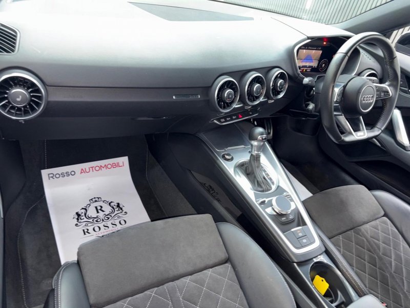 AUDI TT