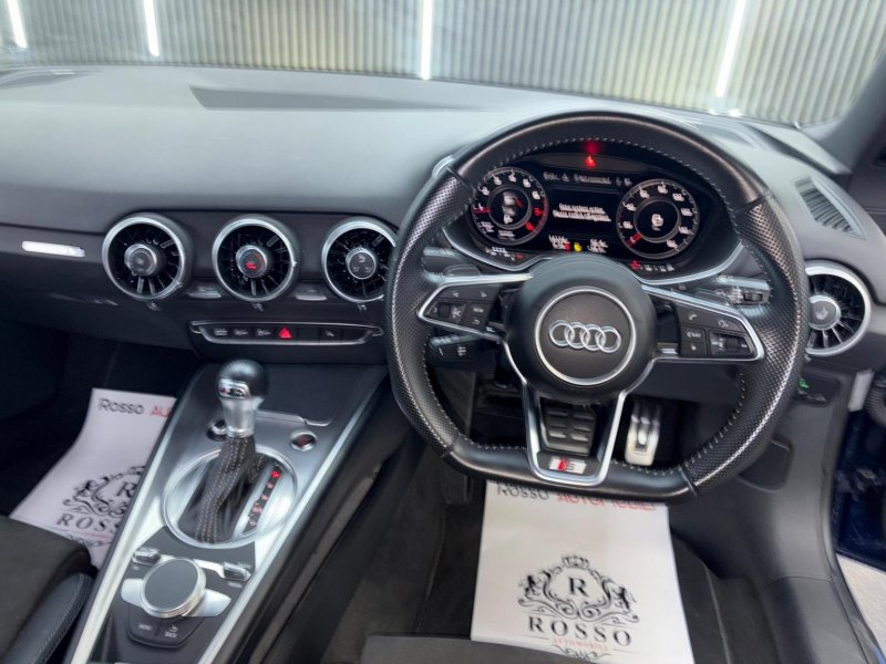 AUDI TT