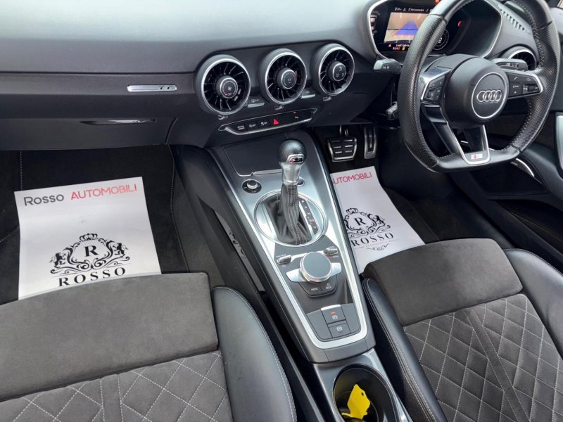 AUDI TT