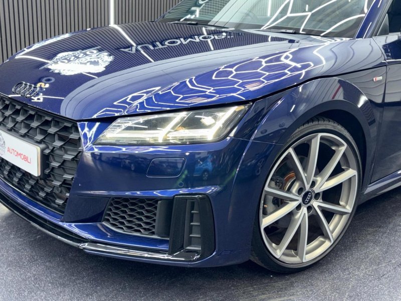 AUDI TT