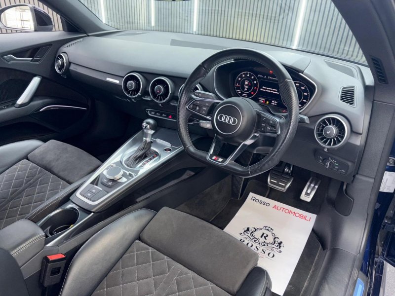 AUDI TT